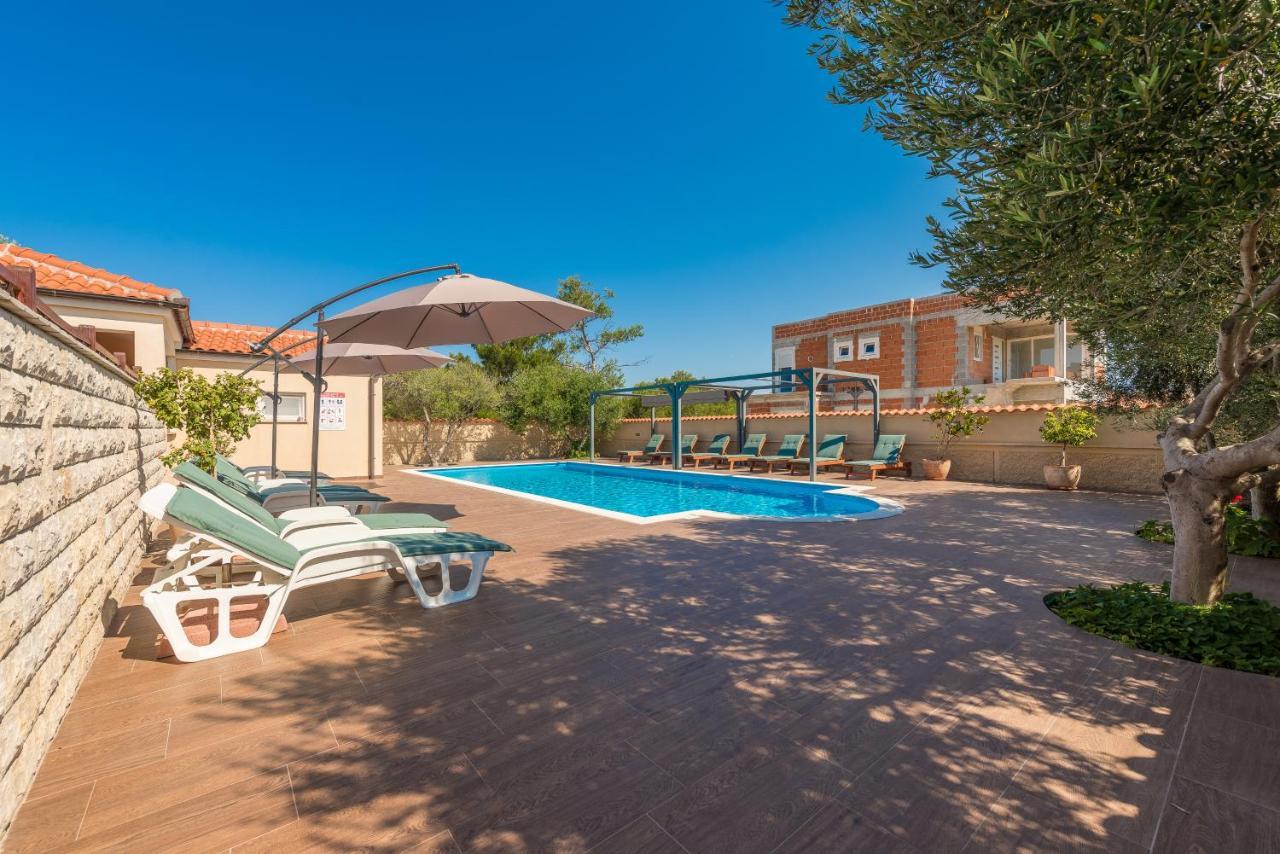 Villa Mare Apartments Vir Buitenkant foto